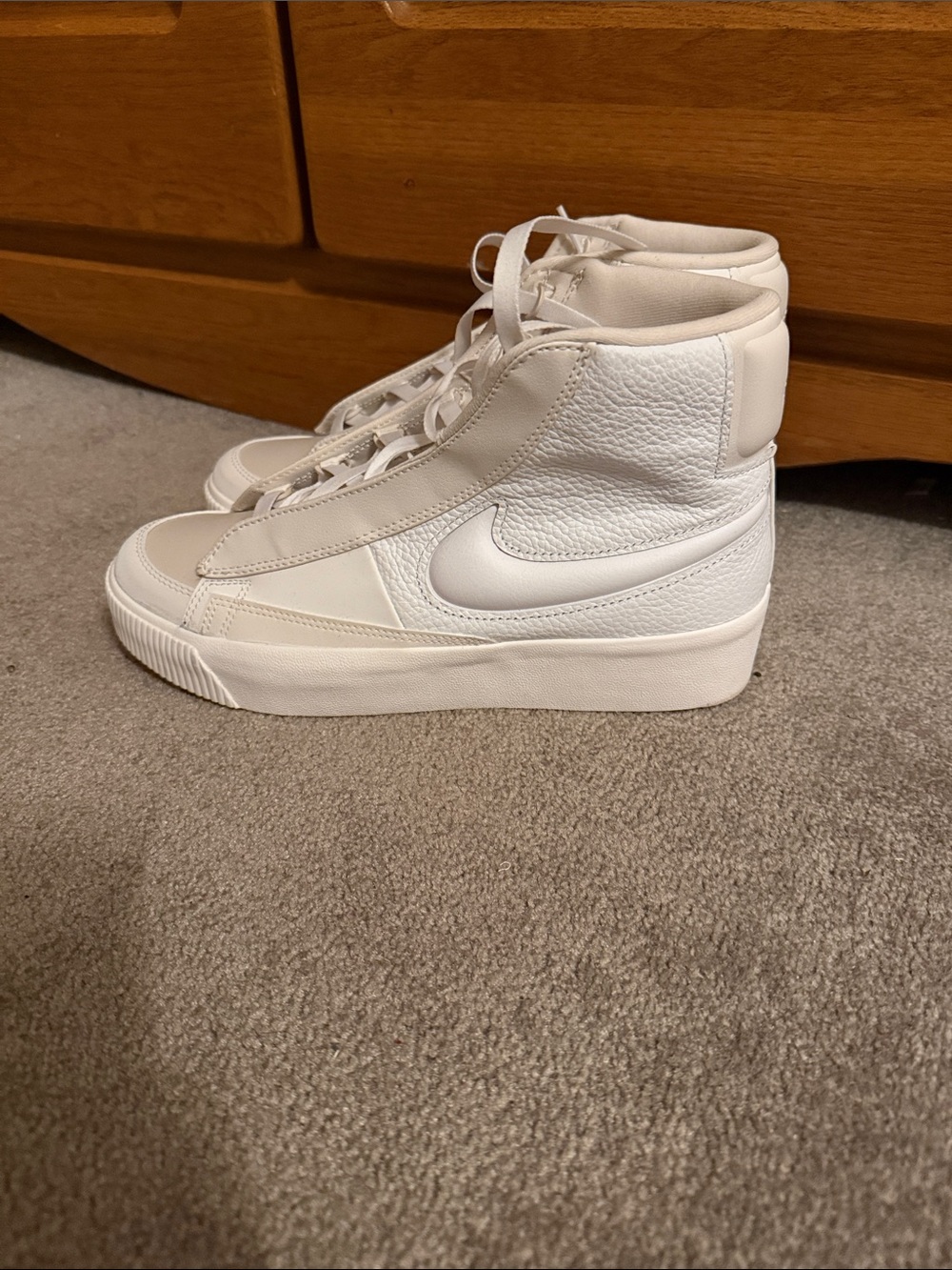Nike Women's Mid-Top Casual Sneaker - White/Cream